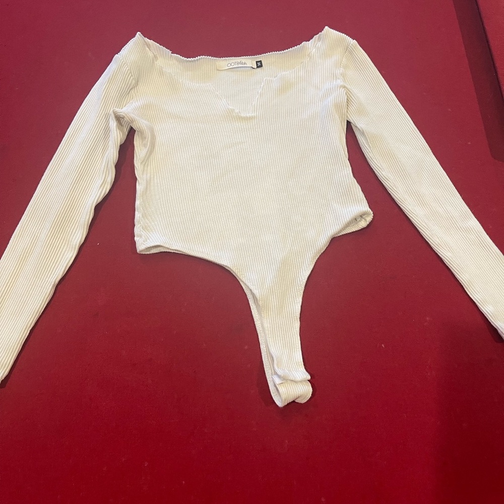 White long sleeve bodysuit